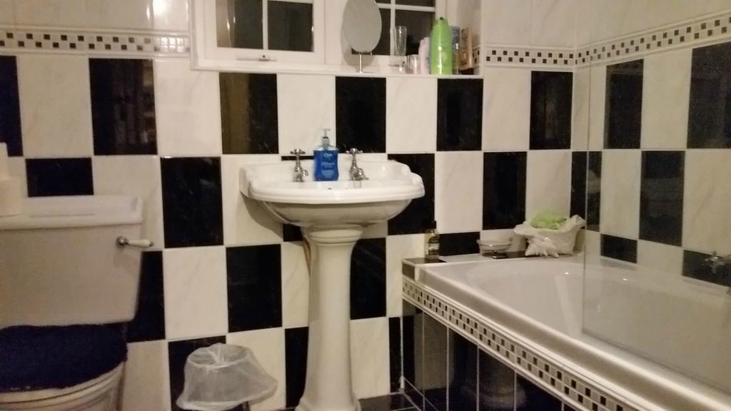 The Dell Dublin Bed & Breakfast Dun Laoghaire Ngoại thất bức ảnh