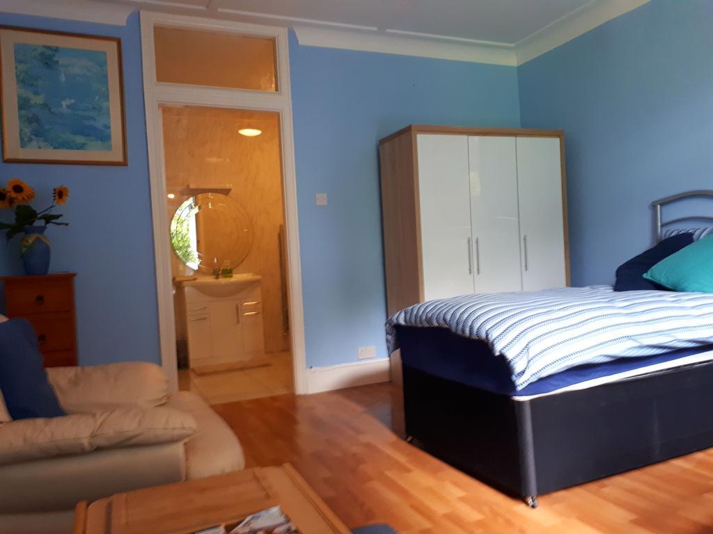 The Dell Dublin Bed & Breakfast Dun Laoghaire Ngoại thất bức ảnh