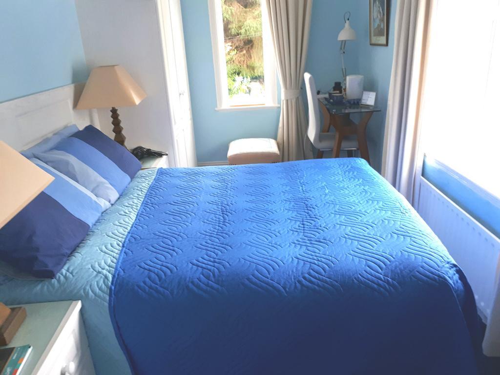 The Dell Dublin Bed & Breakfast Dun Laoghaire Ngoại thất bức ảnh